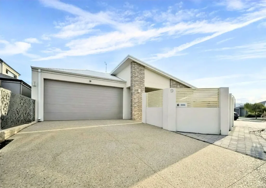 Southern River 5房  LUXURY LIVING IN BLETCHLEY PARK!!