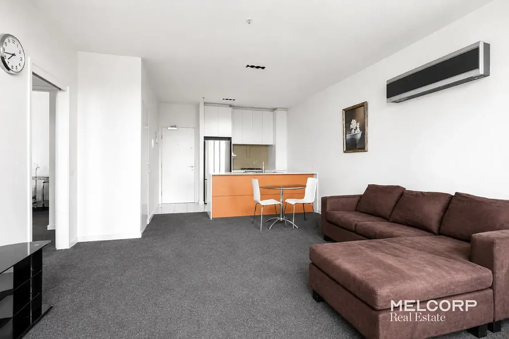 SPACIOUS INNER-CITY LIVING WITH TWO BED TWO BATH - FURNISHED