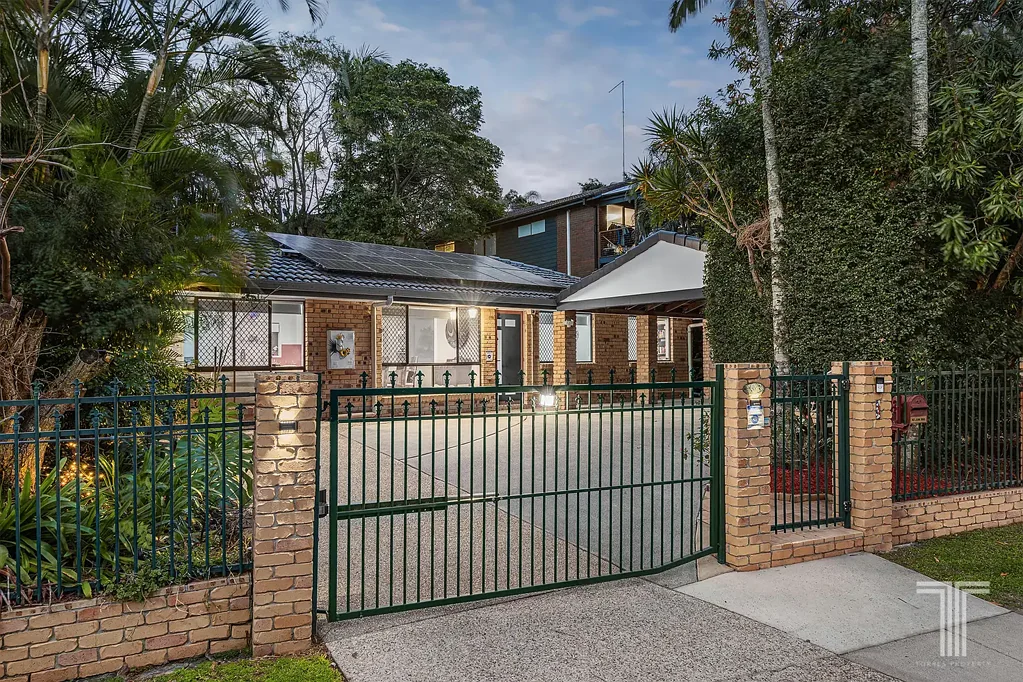 3 Gretna Street, Mansfield, QLD 4122