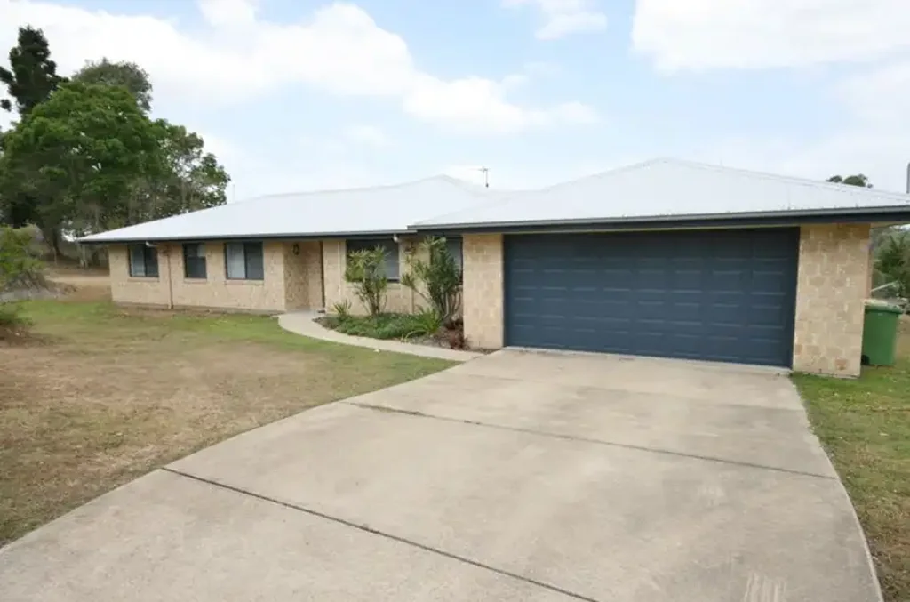This 4 bedroom home is available to lease fully furnished and 'move in' ready!