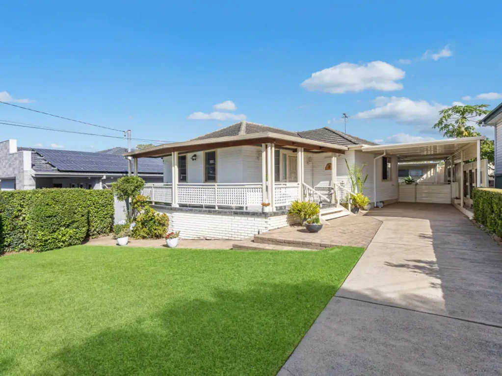 Ashcroft 3房 宁静社区 117 Strickland 街道 精心翻新 三卧现代浴 现代厨房 宽敞后院 遮顶露台 充足停车 Sutton近 Family Home with Stunning Outdoor Entertaining