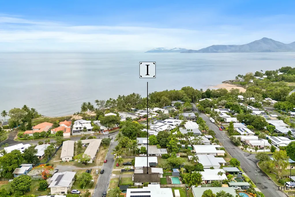9 Zamia Street, Holloways Beach, QLD 4878