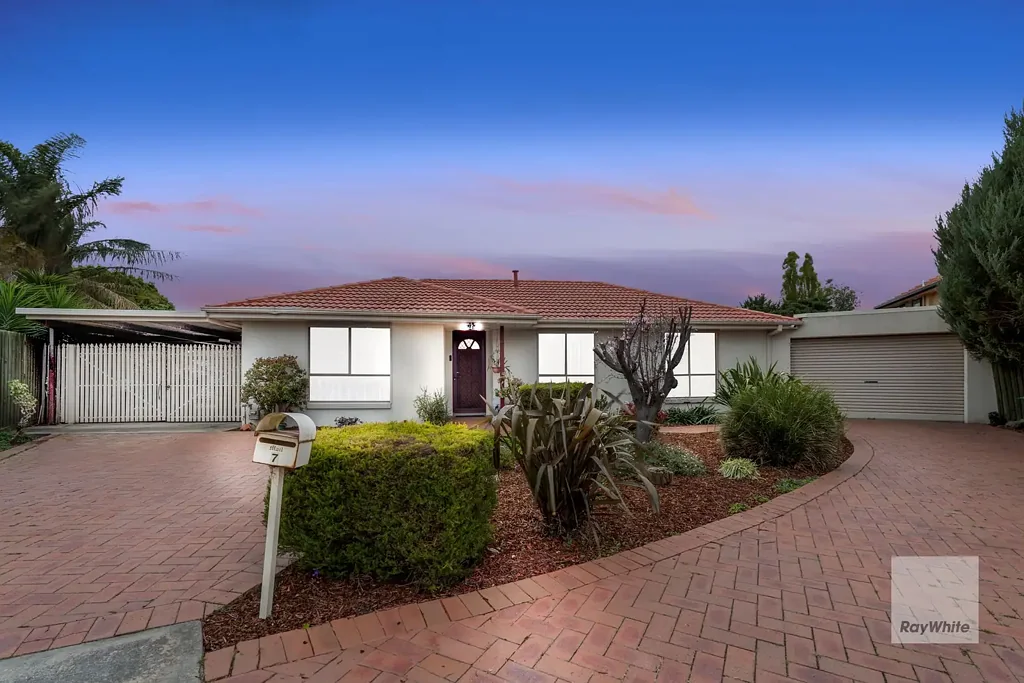 Keilor Downs 3 Bedroom Oasis on Owen