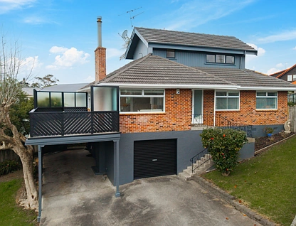 136 Tiroroa Avenue, Te Atatu South, Waitakere City, 4 ਕਮਰੇ, 2 ਬਾਥਰੂਮ, House
