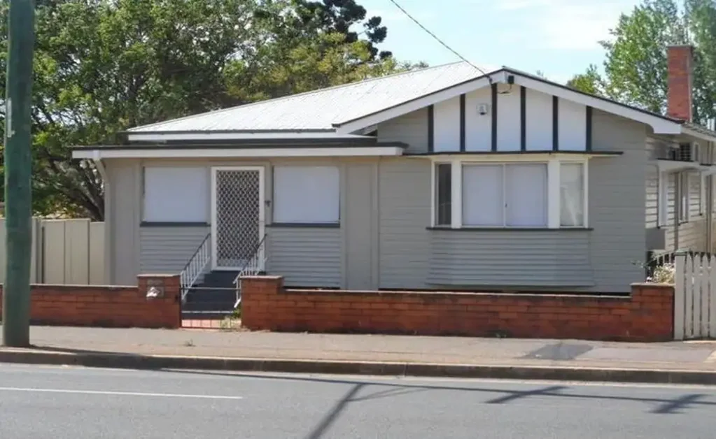 Conveniently Located 3-Bedroom Home - Walk to the CBD
