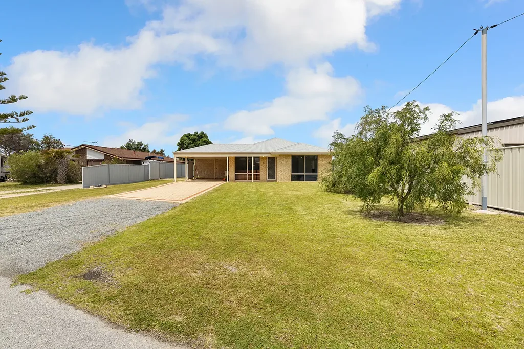Lancelin 4房  LANCELIN LIFESTYLE GEM - SPACE, SHED & COASTAL CONVENIENCE