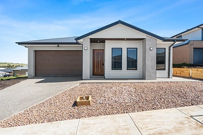 Warrnambool 4कमरा Brand New. Beautifully Finished. Built to Stand Out.
