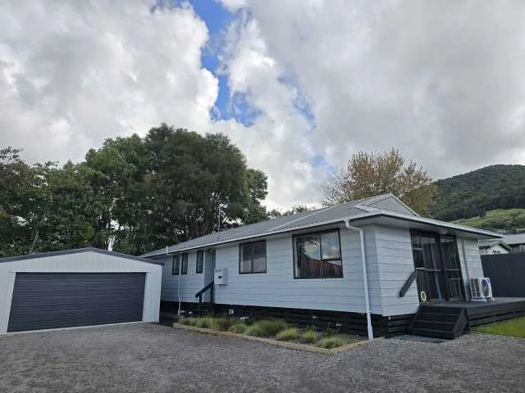 Western Heights 4房  Possibly the best house on the street