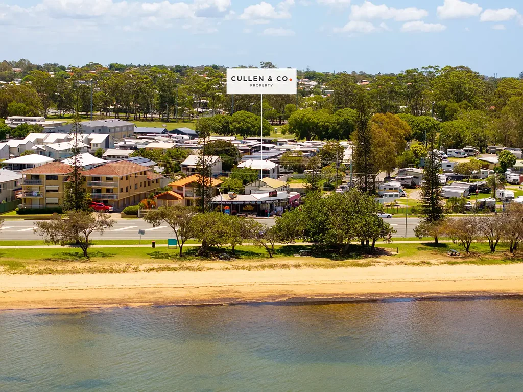 Clontarf 3 Slaapkamer PREMIUM MIXED-USE COASTAL FREEHOLD - OCEANFRONT CORNER SITE