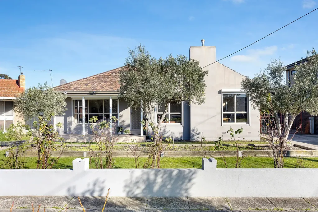 15 Moore Avenue, Clayton South, VIC 3169