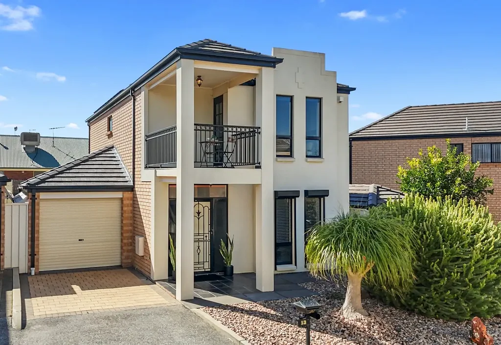 Greenwith 3 Bedroom Freshly Updated Townhouse in a Prime Location