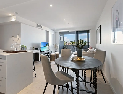 607/95 Linton Street, Kangaroo Point, QLD 4169, 2房, 2浴, Apartment