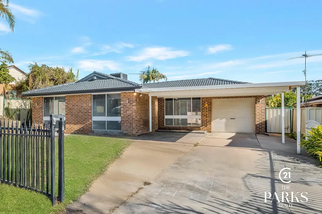 GORGEOUS FAMILY HOME!