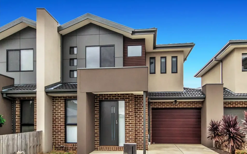 Modern 3-Bedroom Townhouse in Prime St Albans Location - Enquire Now!