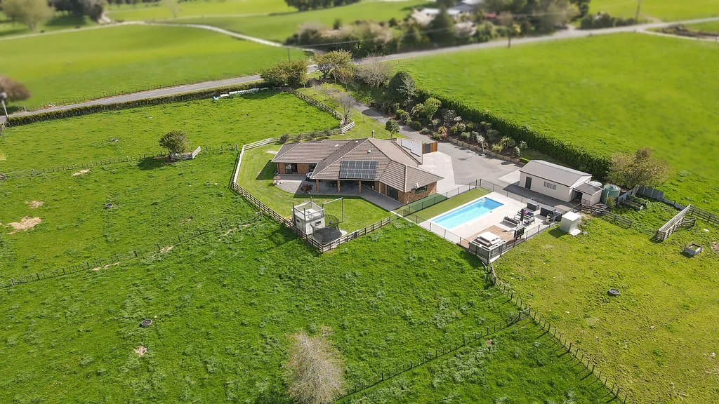 Hamurana 4房  Lifestyle living poolside entertaining