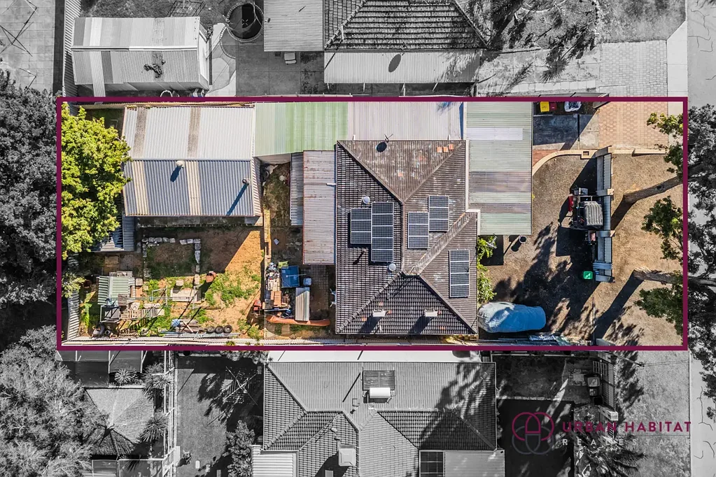 Orelia 3房  🧰 Renovator’s Dream – 3 Bedroom Home on 728sqm with Huge Workshop!
