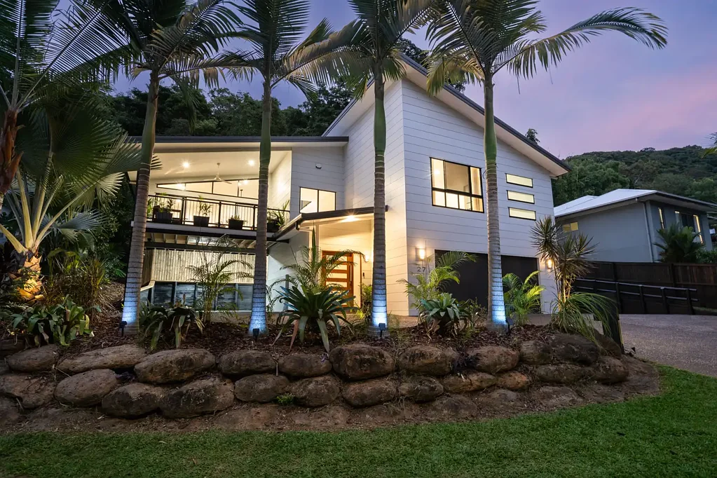 Trinity Beach 5房  Fall in Love with Laid-Back Luxury at 27 Flagship Drive, Trinity Beach