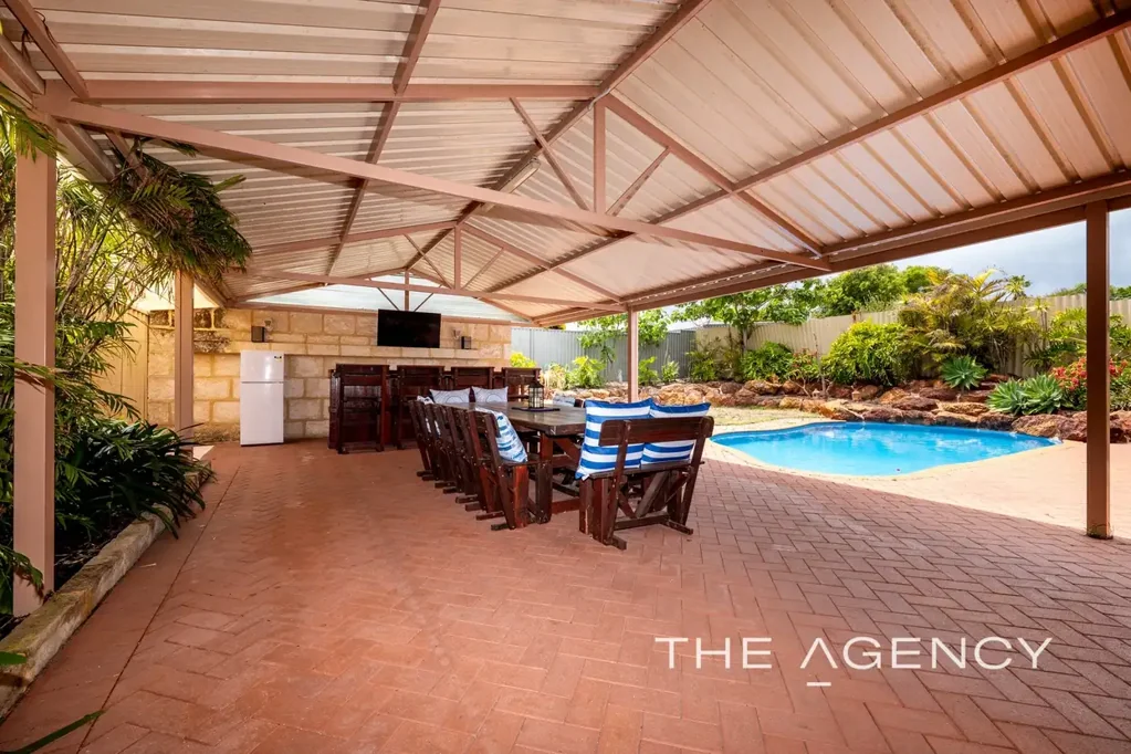 Heathridge 3部屋 Family Home with Outdoor Oasis!