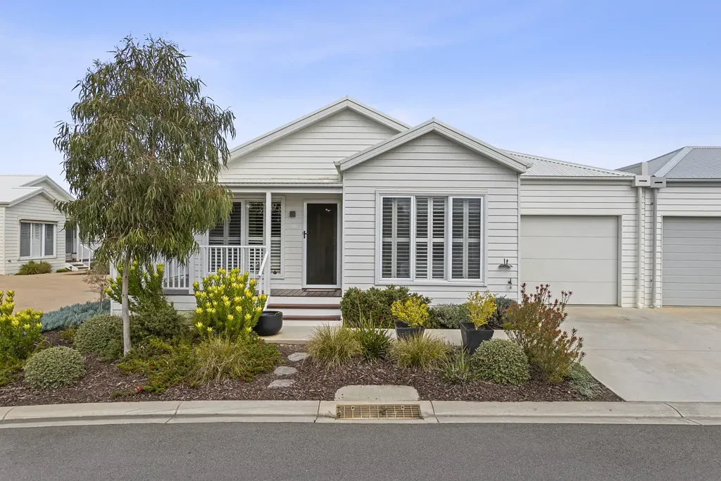 St Leonards 2 Slaapkamer Exceptional Lifestyle Living with Private Established Gardens