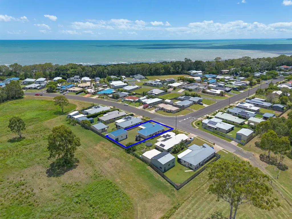 197 Kingfisher Parade, Toogoom, QLD 4655