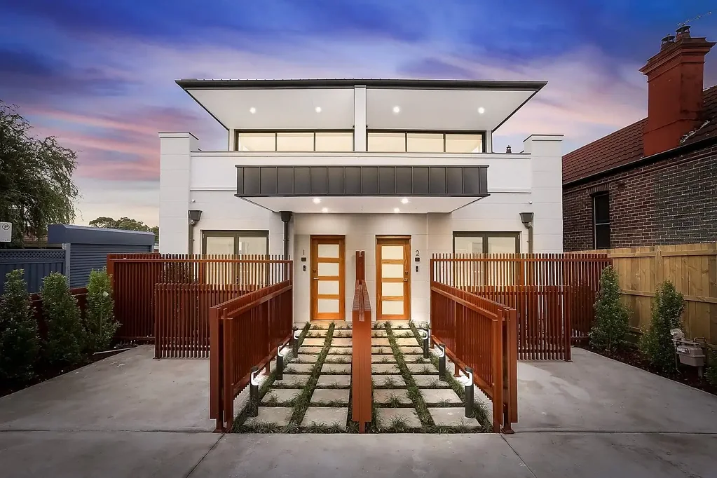 Modern Townhouse in Boutique Development
