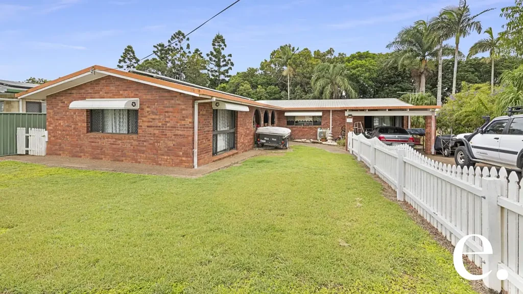 Spacious Family Home Backing Onto Nature Reserve - 49 Stevenson Street, Kepnock