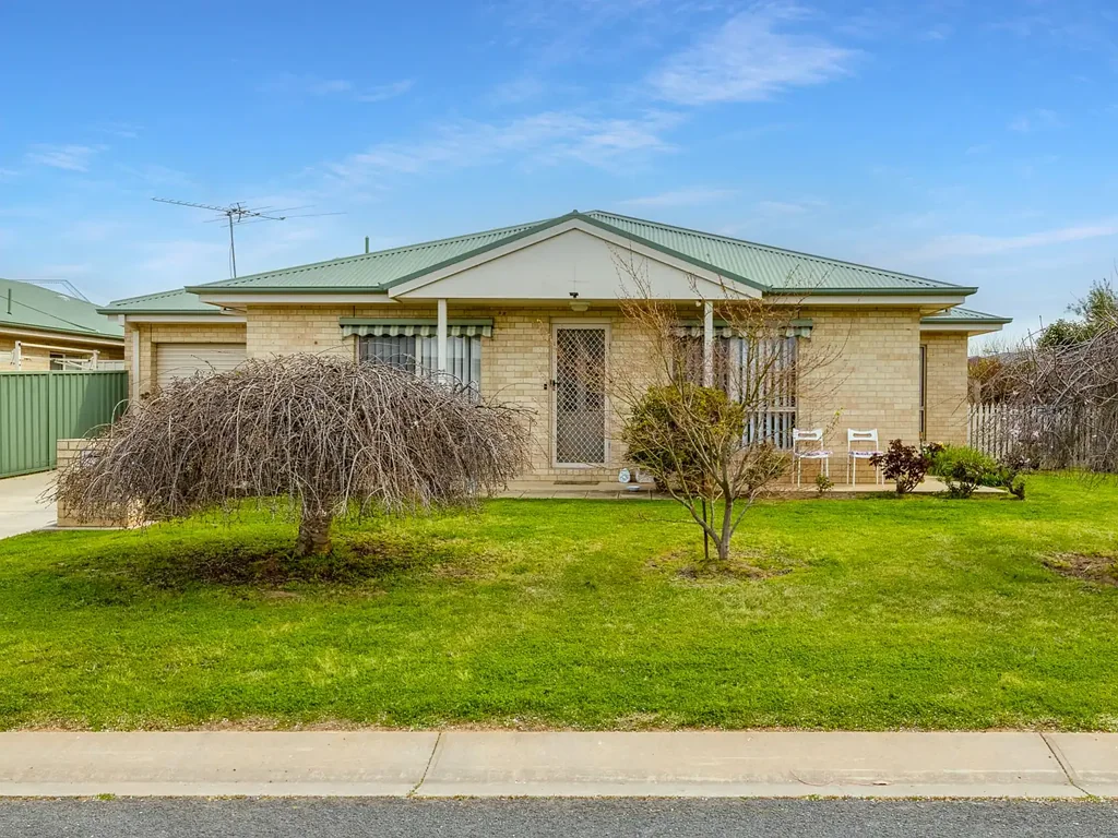 77 Banksia Drive, Corowa, NSW 2646
