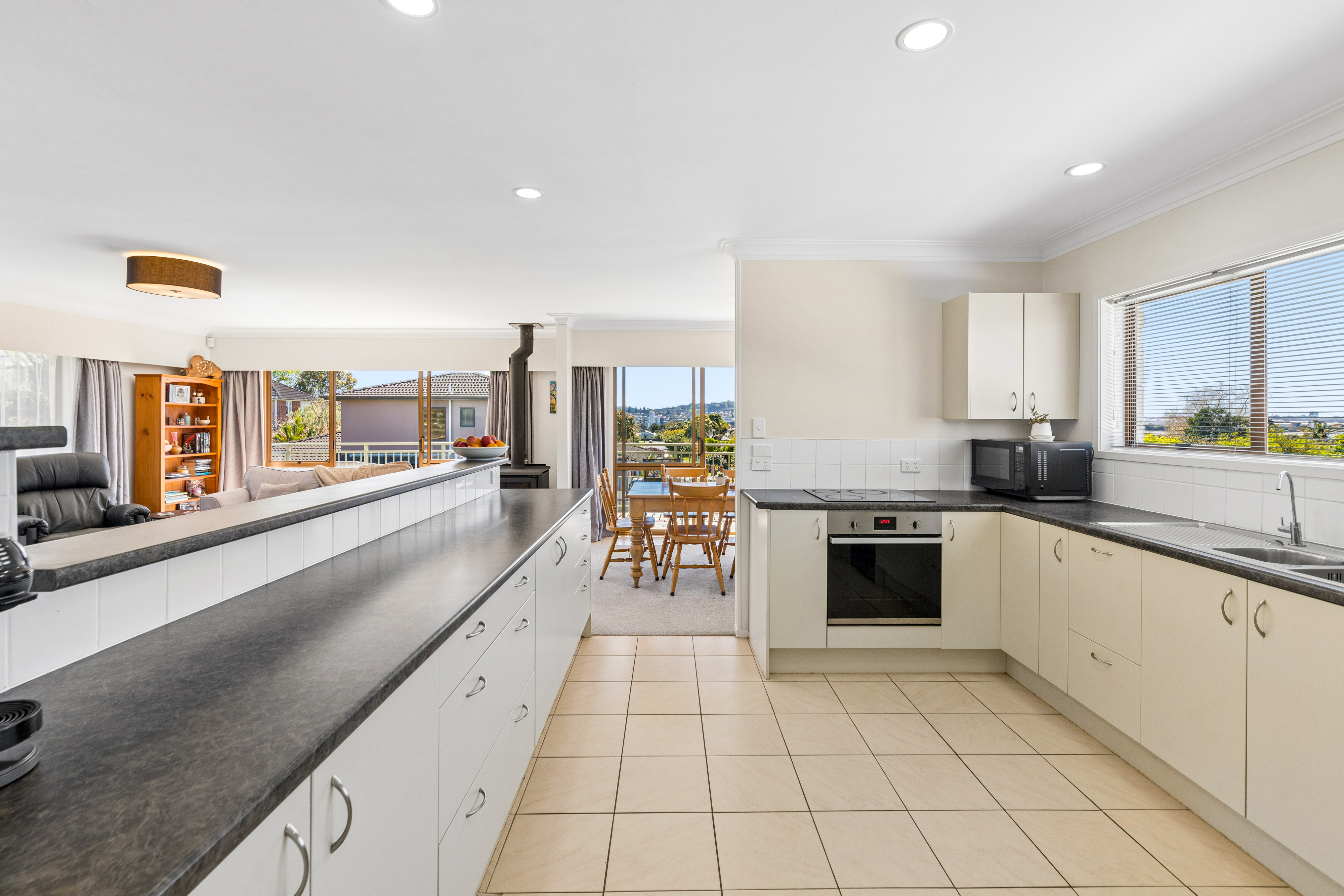 11 Hastie Avenue, Mangere Bridge, photo 4
