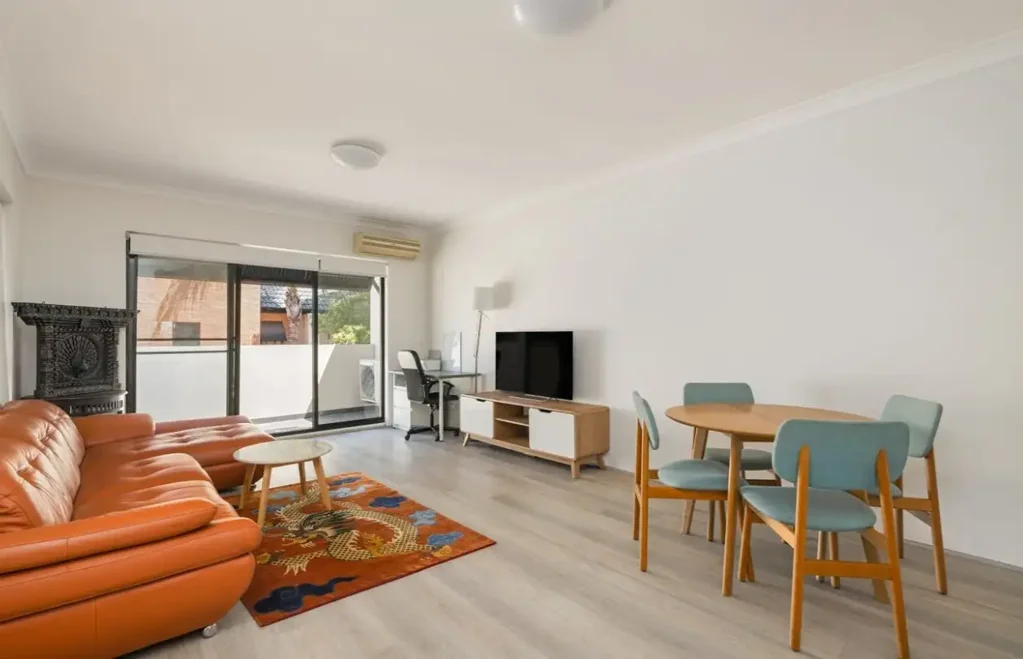 Spacious & Modern Two-Bedroom Apartment in Prime Homebush West Location
