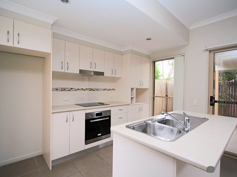 24 DANSIE ST, GREENSLOPES QLD 4120, 0 Schlafzimmer, 0 Badezimmer, Townhouse