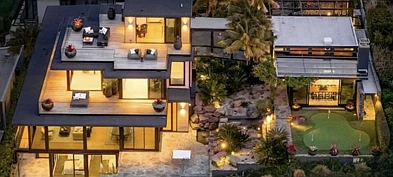 3.5万工时打造传奇豪宅，完工后却不敢入住：屋主故事让人心碎...