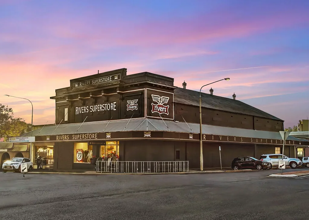 Premium Boorowa Street Location (Old Rivers Building)