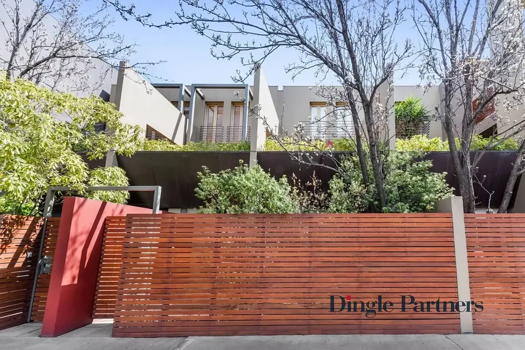 Sophisticated 1-Bedroom Residence in the Heart of Prahran