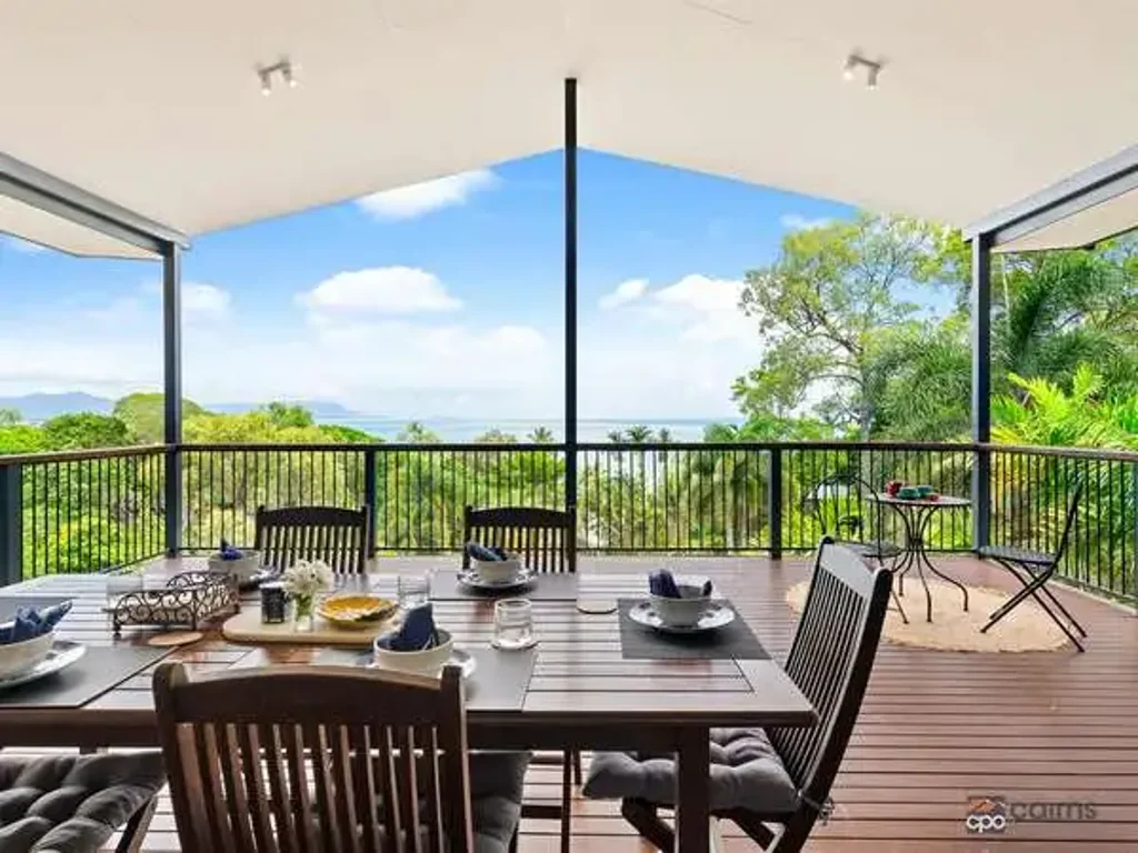 East Trinity 5房  Elevated Tropical Living with Panoramic Views