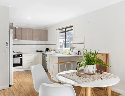 1/19 Spencer Road, Ballan, VIC 3342, 3 ਕਮਰੇ, 2 ਬਾਥਰੂਮ, Unit