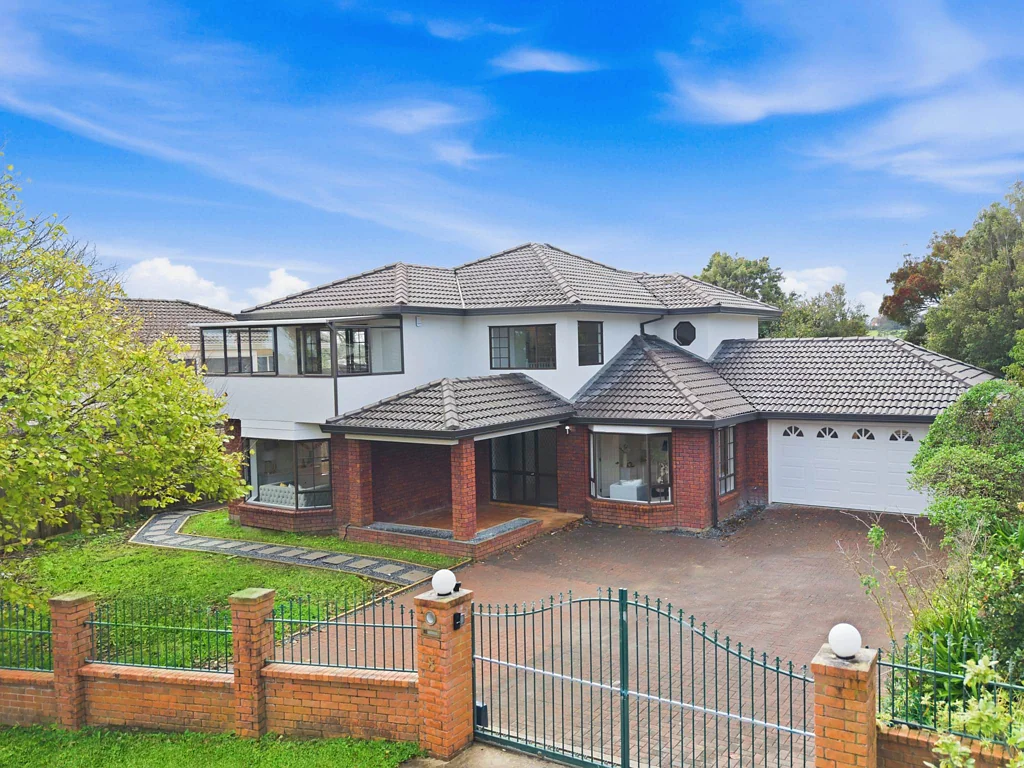 8 Capistrano Mews, Goodwood Heights, Manukau City, Auckland