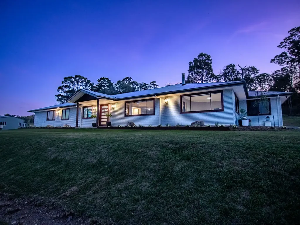 Eukey 5房  “Minutes from Stanthorpe” Spacious Country Elegance on 96 Acres