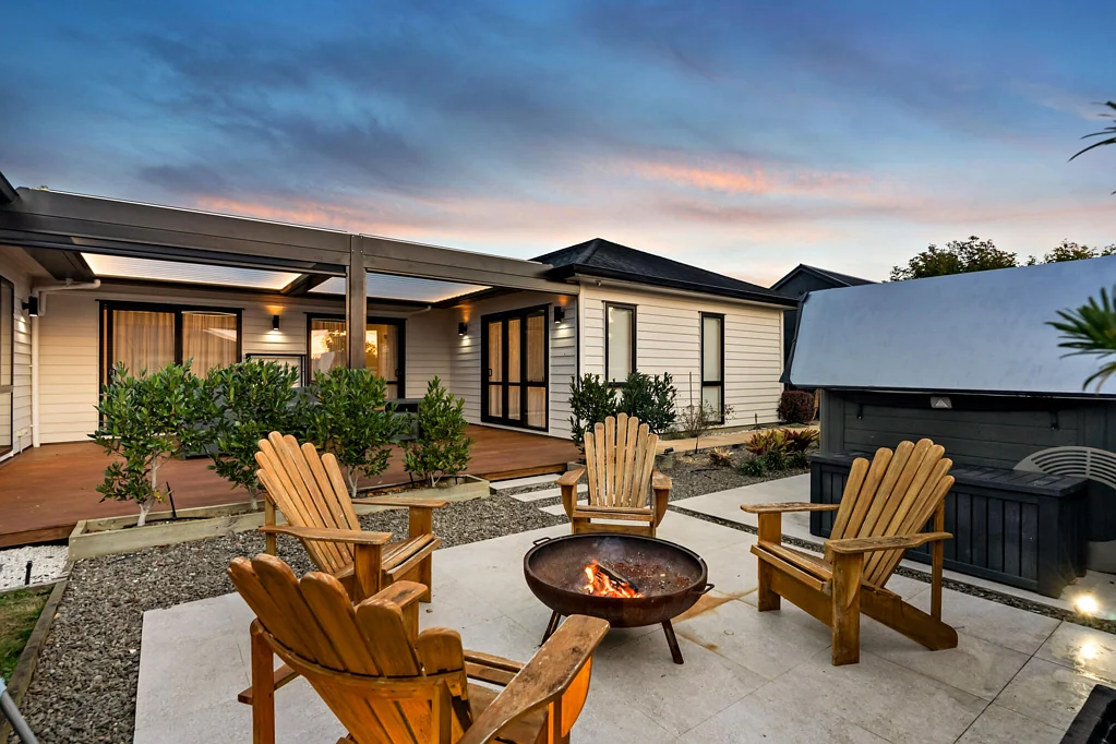 Kumeu 5房 私密花园大宅！双主人套房＋超大娱乐空间，家庭生活再升级 Modern Family Living with Space for Everyone