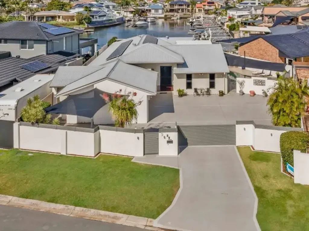 42 Pebble Beach Drive, Runaway Bay, QLD 4216