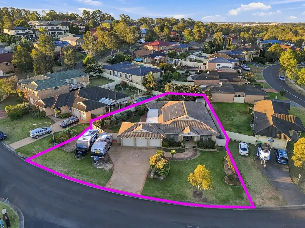 Mount Annan 5房 双侧通道，宽敞的家庭生活... Dual Side Access, Spacious Family Living...