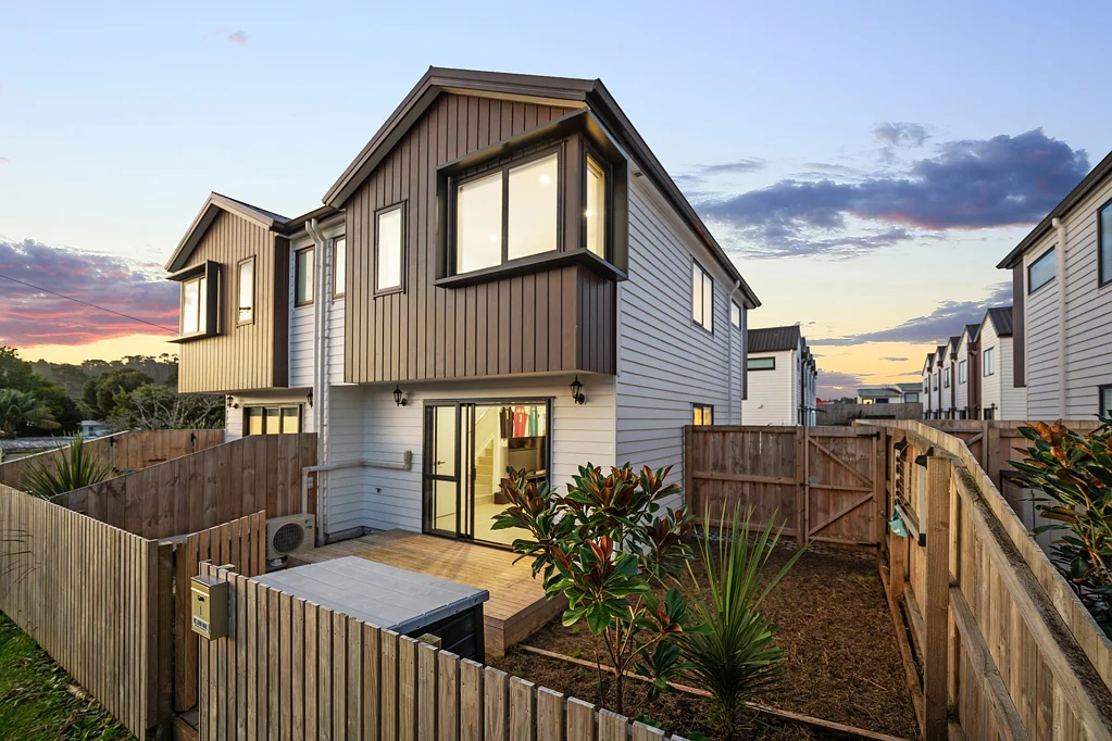 1/135 Lancaster Road, Beach Haven, North Shore City, Auckland