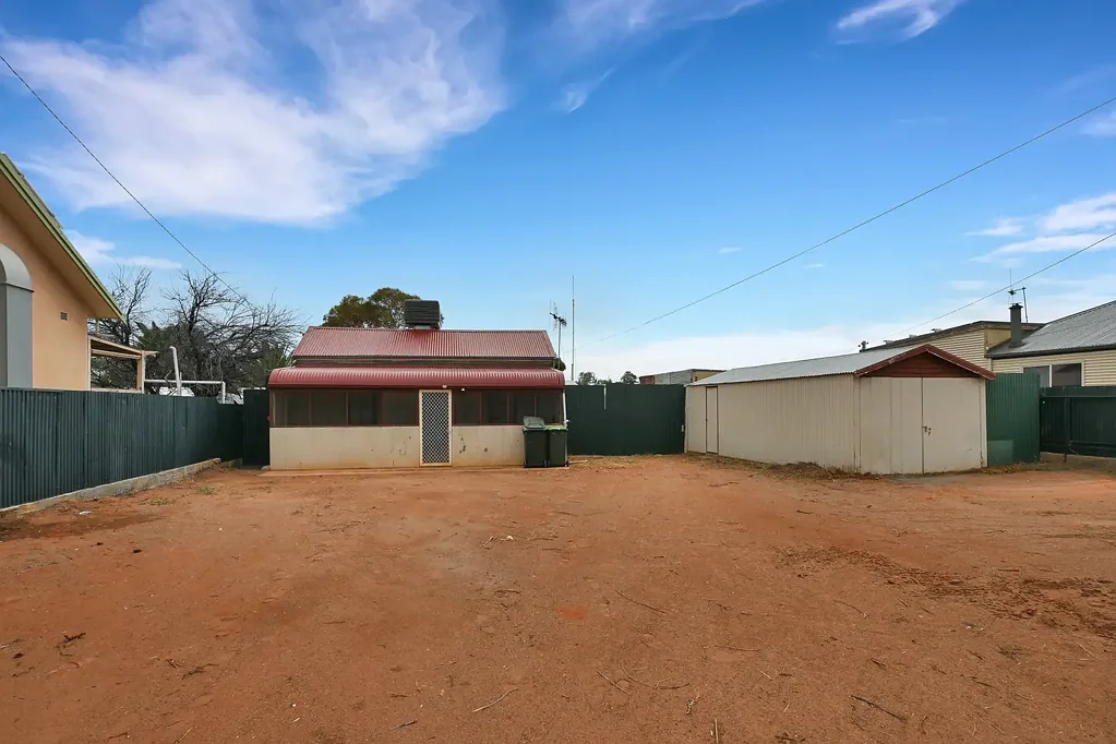 Broken Hill 2 Bedroom WEST LOCATION