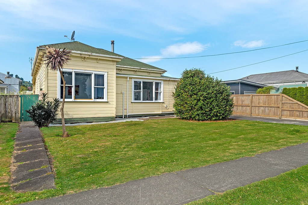 Gisborne 3房  Hot location with endless potential!