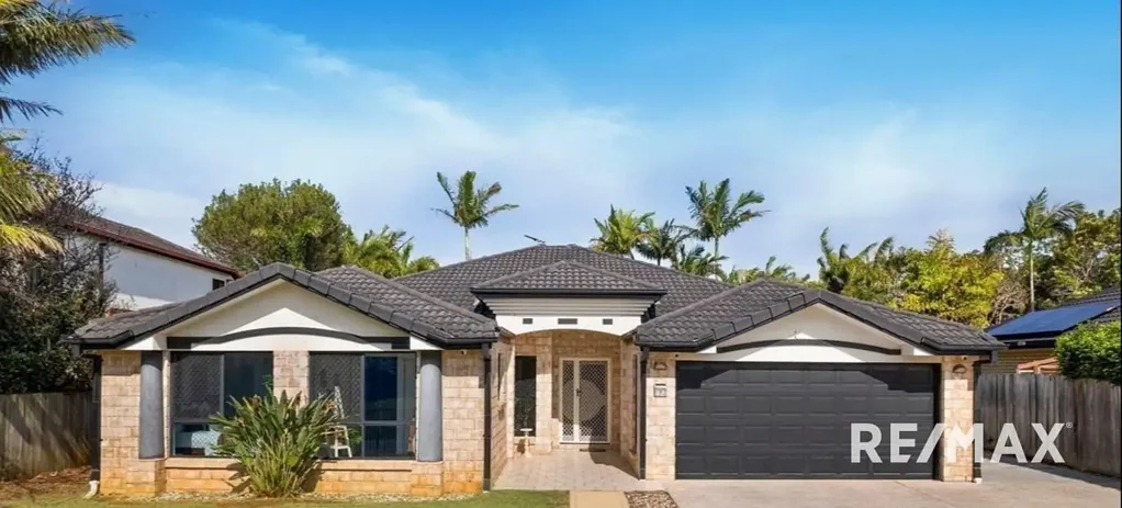 Stunning 5 Bedroom House is now available for lease