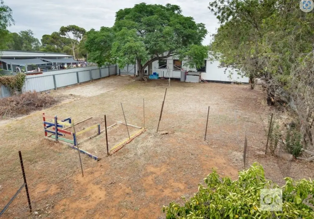 Elizabeth South For Sale: Prime 300m² Back Lot of Land - Your Perfect Home Awaits!