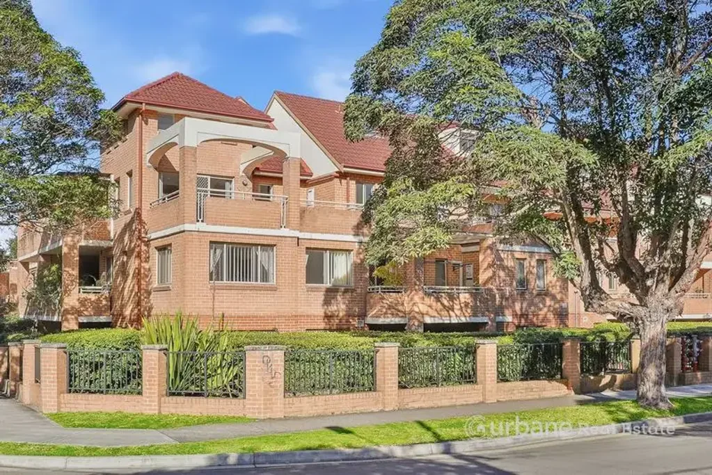 Homebush West 1房 宽敞顶层公寓式住宅 | 142平方米 | 2个阳台 | 双车库 1 BED + LARGE STUDY/MULTIPURPOSE ROOM| 2 TOILETS | 2 CAR SPACE | 2 BALCONIES | 142 SQM