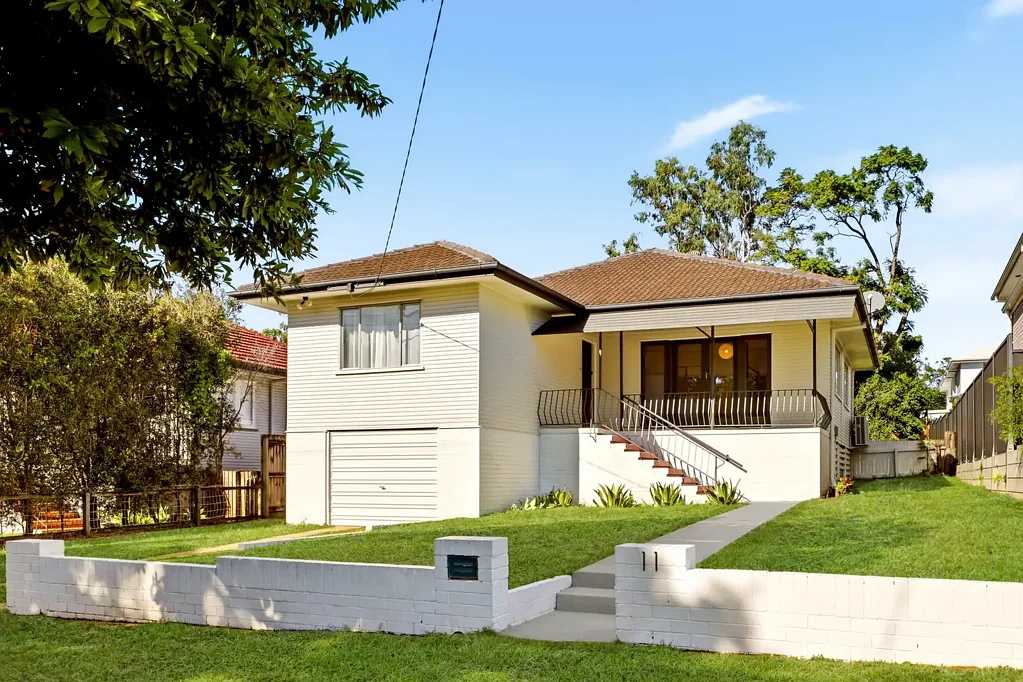 Aspley 3房 全屋精美翻新 宽敞635m²地块 三卧配新厨 步行名校公园 便捷生活配套 Renovated Family Living in a Prime Aspley School Catchment