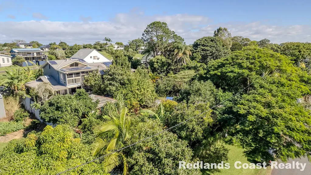 Russell Island 3房 北端珍稀物业 1422m²全围栏地 食物森林 舒适多区居所 独立棚屋 自给自足空间 Spacious Family-Sized Home in Convenient Location on 1422sqm Fruit Trees Galore