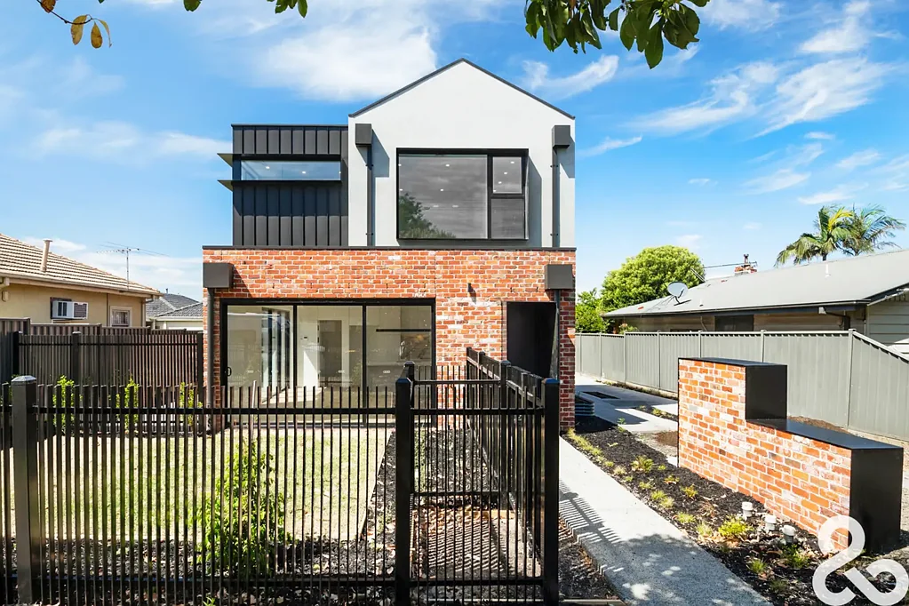 Stunning AS NEW 3-Bedroom Townhouse - Luxury Living at Its Best!