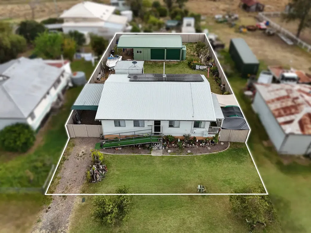 Boonah 3બેડરૂમ Country-Town Comfort with a Generous Yard, Big Shed & Great Location
